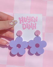 Load image into Gallery viewer, Flower Earrings - Lilac